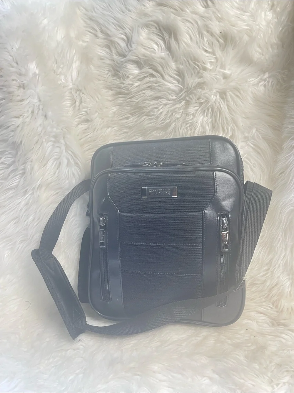 Kenneth Cole Reaction Black Leather Messenger Crossbody